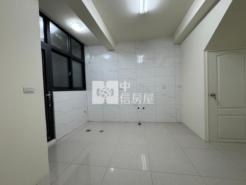 軟體園區便宜免整理透天房屋室內格局與周邊環境