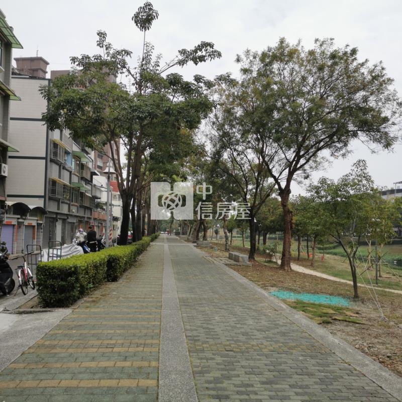 文藻湖濱車庫透天房屋室內格局與周邊環境