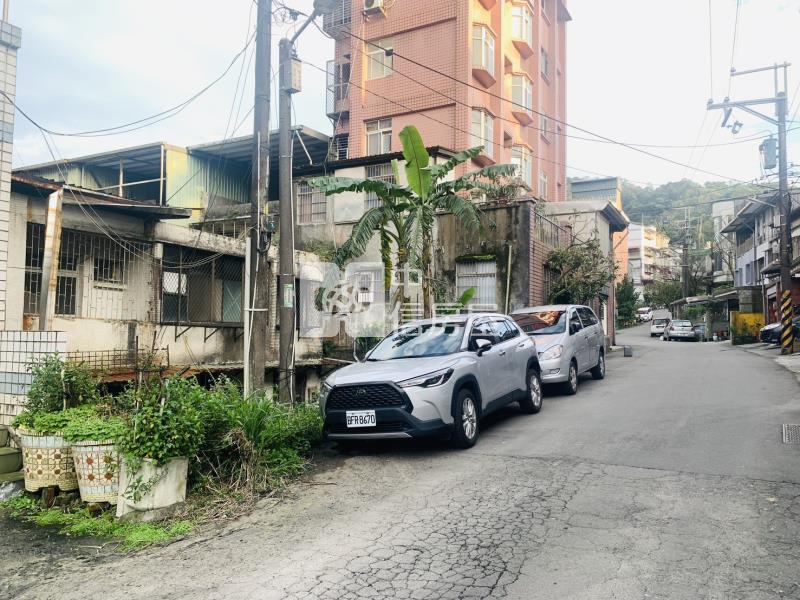 F-12基隆長安透天厝房屋室內格局與周邊環境