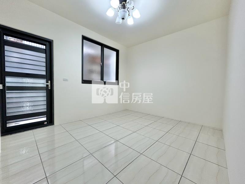活路車庫透天房屋室內格局與周邊環境