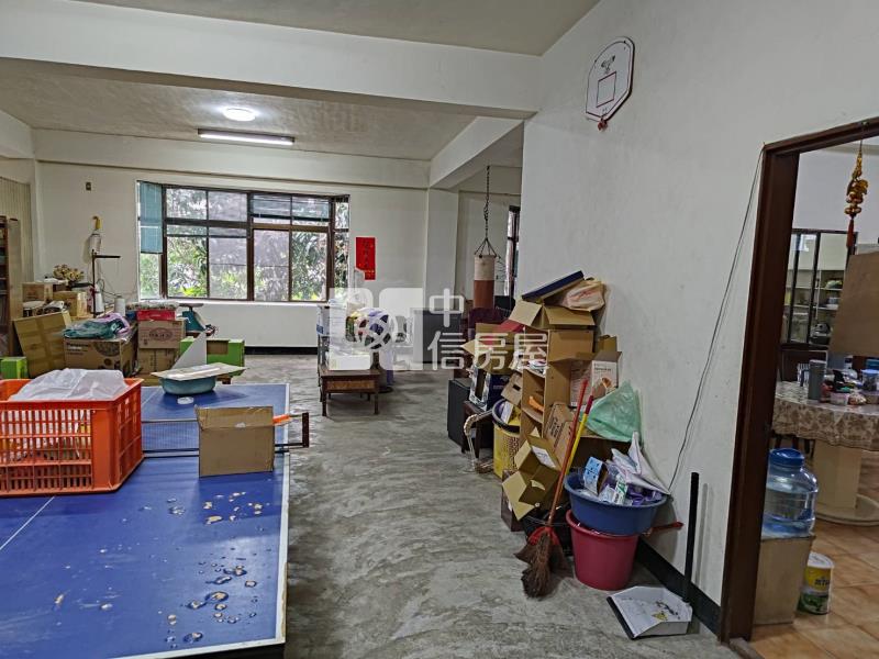 189坪大住辦停車場房屋室內格局與周邊環境