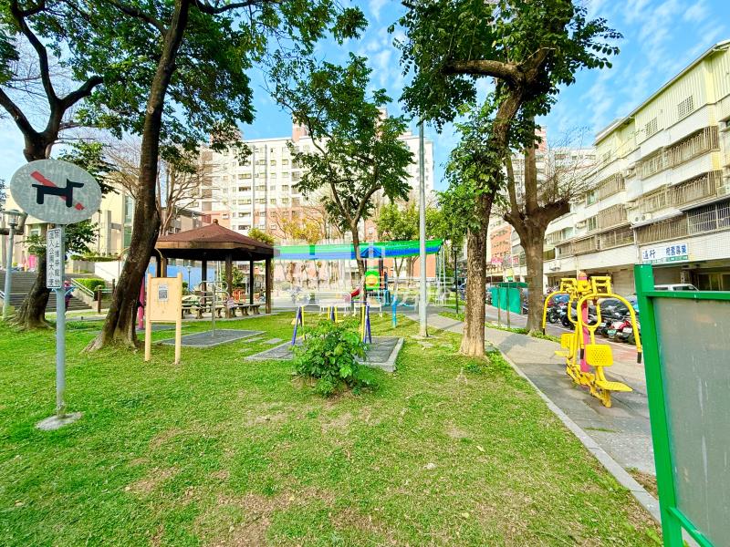 台南麗晶華廈三房(專任)房屋室內格局與周邊環境