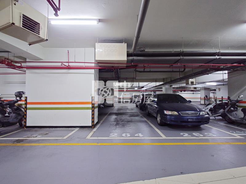 皇城園邸4房平車房屋室內格局與周邊環境