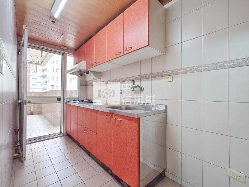 皇城園邸4房平車房屋室內格局與周邊環境