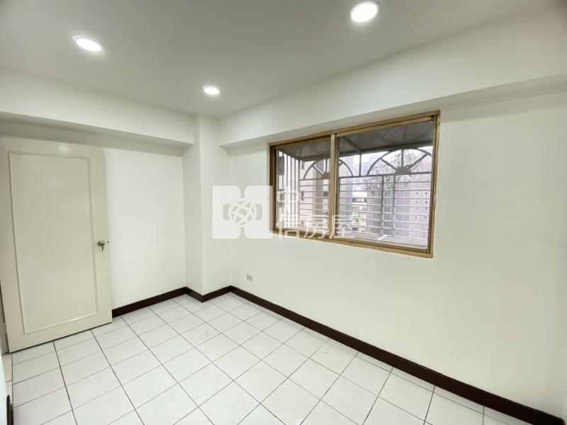 5U16桃園溫州公園低總三房房屋室內格局與周邊環境