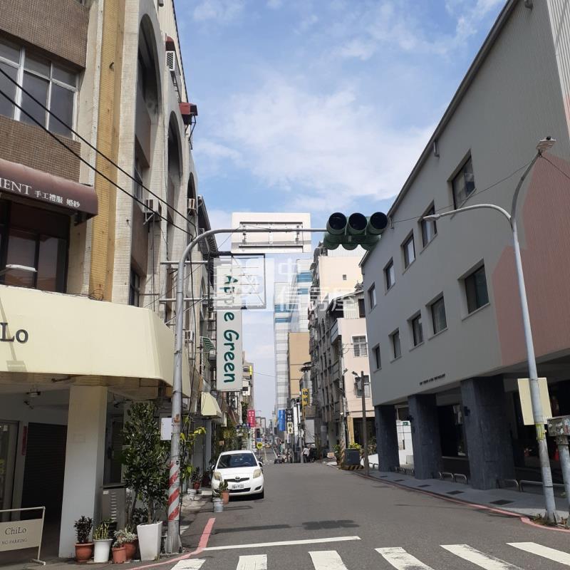 新光三越賺錢店住房屋室內格局與周邊環境
