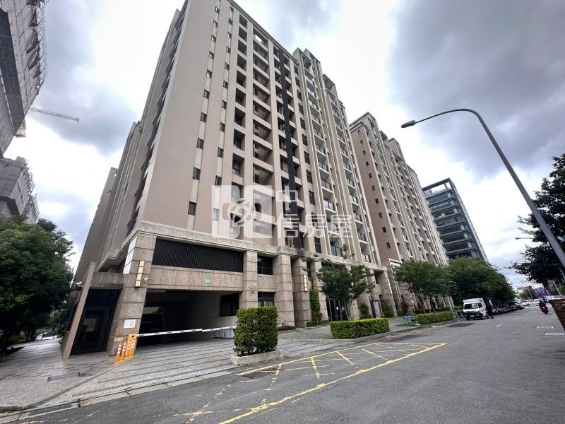 櫻花一綻採光大兩房平車帝王戶房屋室內格局與周邊環境