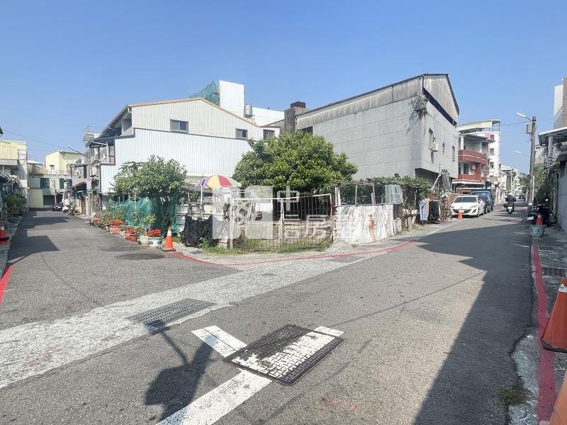 台南亞伯飯店邊△梯形方正住四建地房屋室內格局與周邊環境
