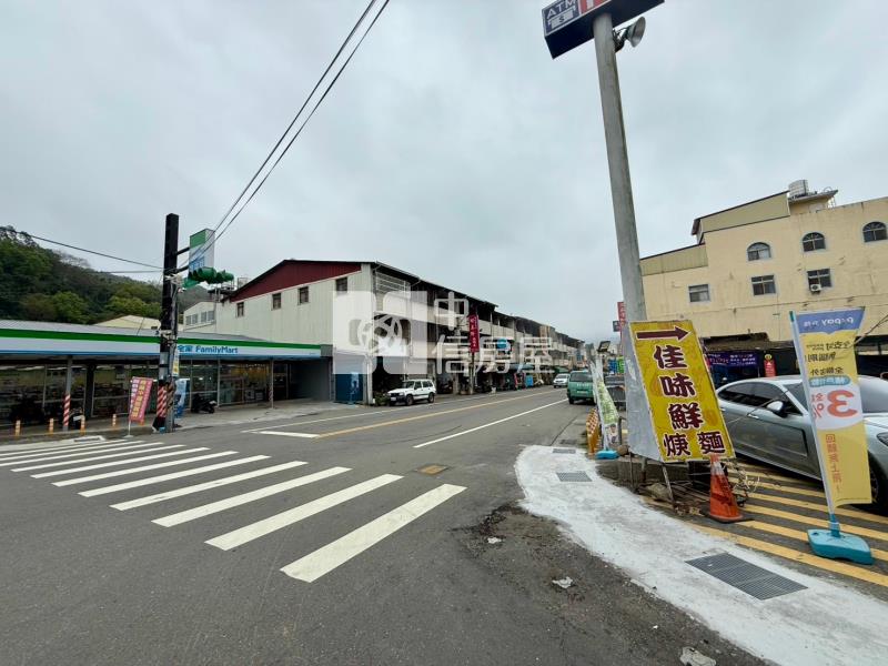 國姓熱鬧老街旁臨8米路大面寬建地房屋室內格局與周邊環境