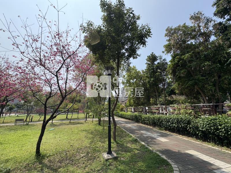 早安公園三房車位房屋室內格局與周邊環境