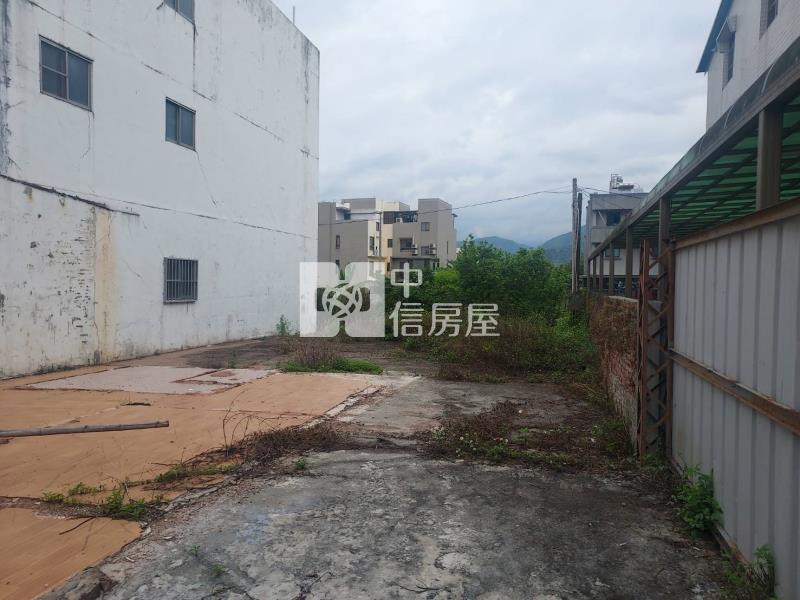虎山甲建房屋室內格局與周邊環境