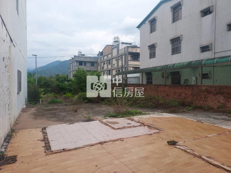 虎山甲建房屋室內格局與周邊環境