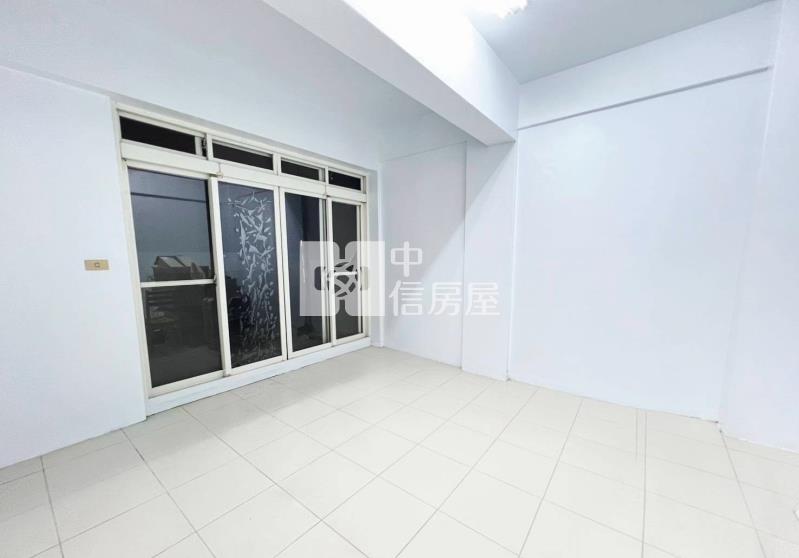 竹南龍泉孝親美墅房屋室內格局與周邊環境