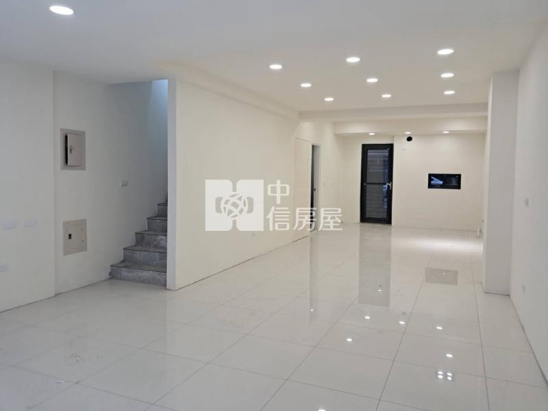 中壢光明公園整新美透天房屋室內格局與周邊環境