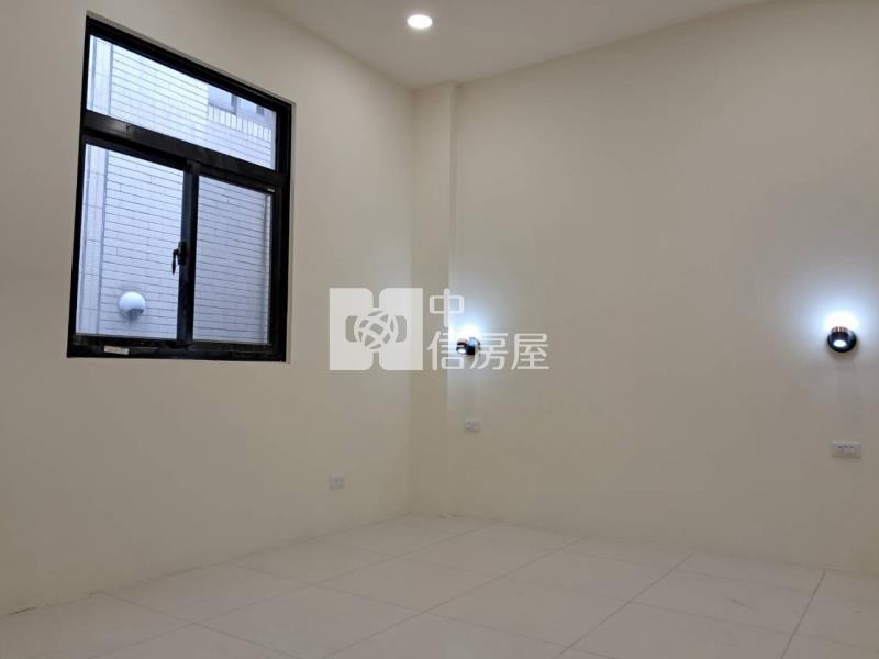 中壢光明公園整新美透天房屋室內格局與周邊環境