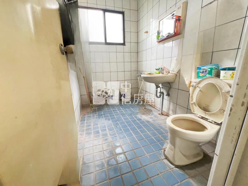 榮興商圈大面寬角透店房屋室內格局與周邊環境