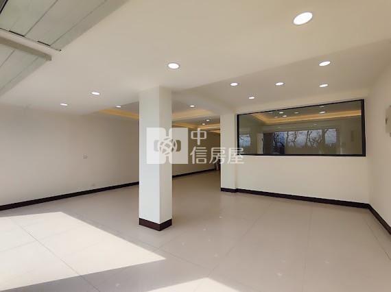 龍南路湖景翻新一樓可當店住房屋室內格局與周邊環境