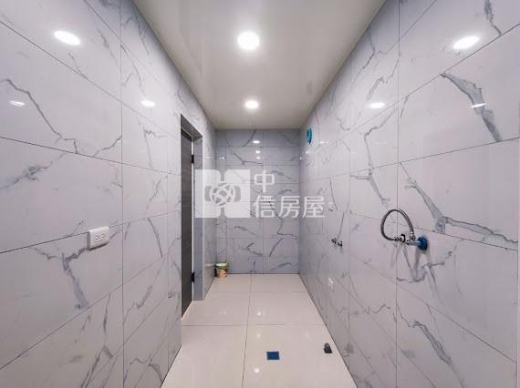 龍南路湖景翻新一樓可當店住房屋室內格局與周邊環境