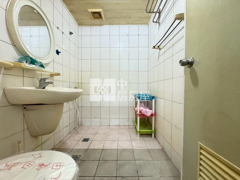 雙百貨便宜套房房屋室內格局與周邊環境