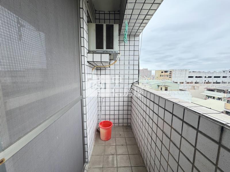 雙百貨便宜套房房屋室內格局與周邊環境