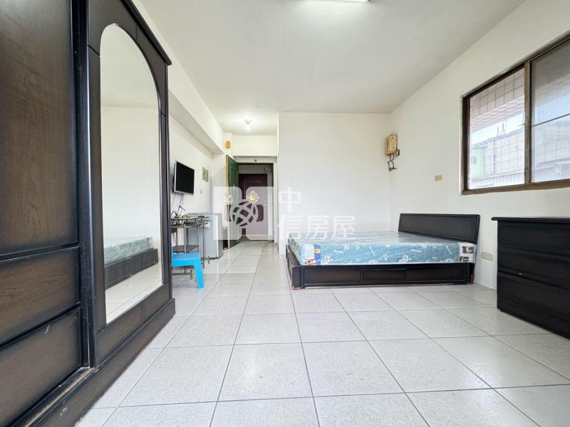 雙百貨便宜套房房屋室內格局與周邊環境