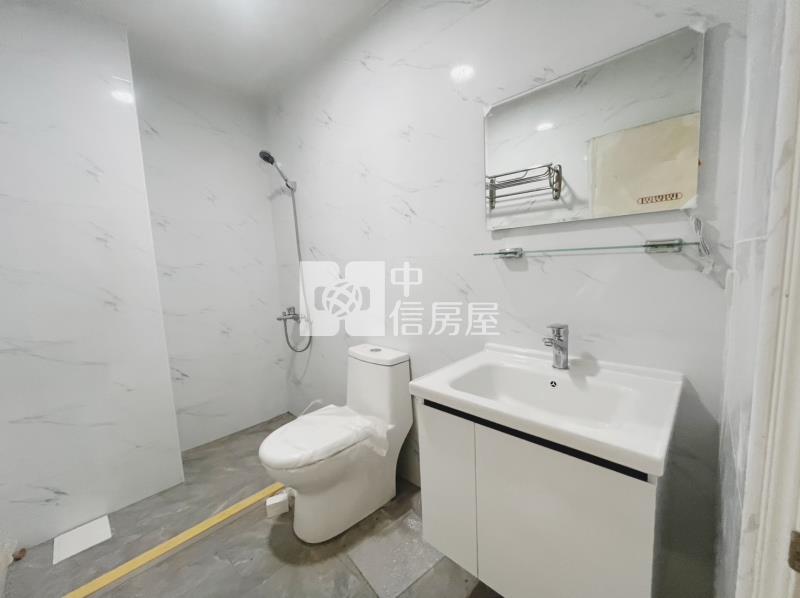 【安家】龍岡忠貞翻新五套房美透店門前停車房屋室內格局與周邊環境