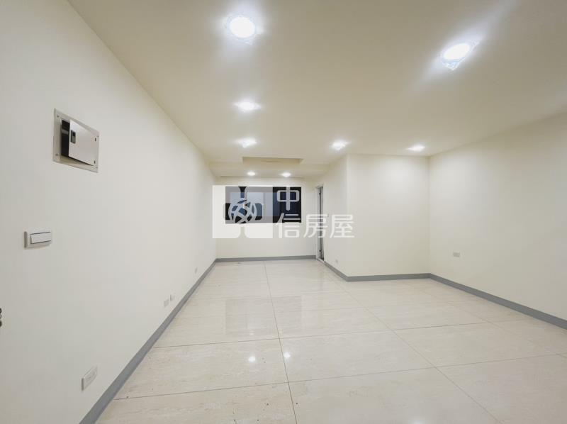 【安家】龍岡忠貞翻新五套房美透店門前停車房屋室內格局與周邊環境