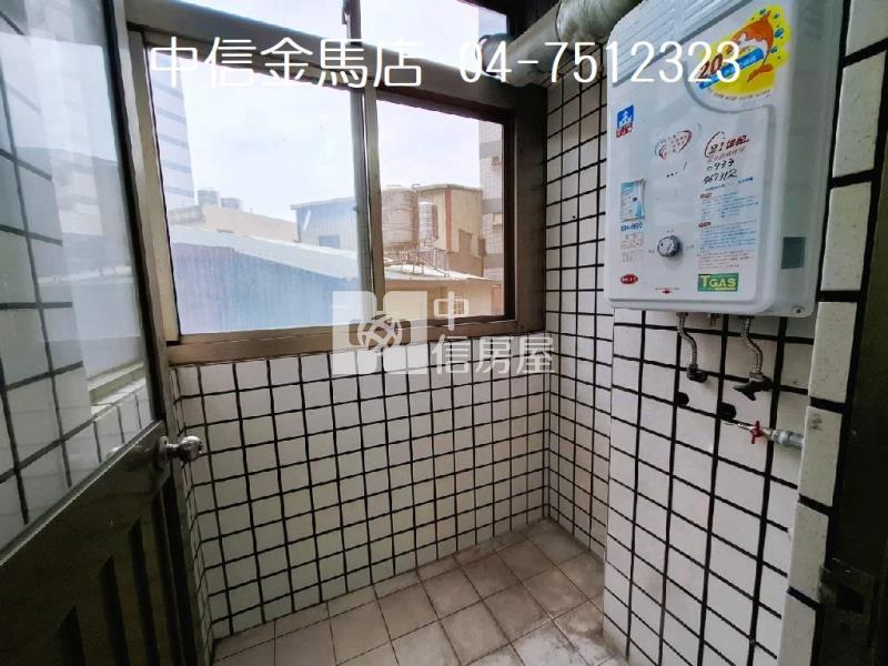金馬大鎮華廈(有車位)房屋室內格局與周邊環境