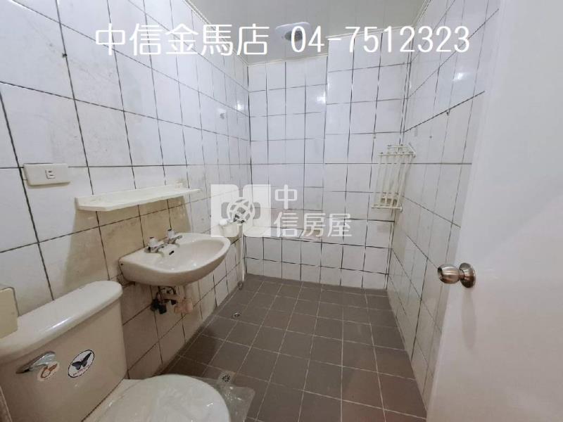 金馬大鎮華廈(有車位)房屋室內格局與周邊環境
