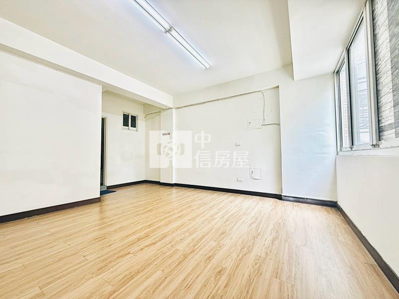 正文心南路賺錢黃金透店房屋室內格局與周邊環境