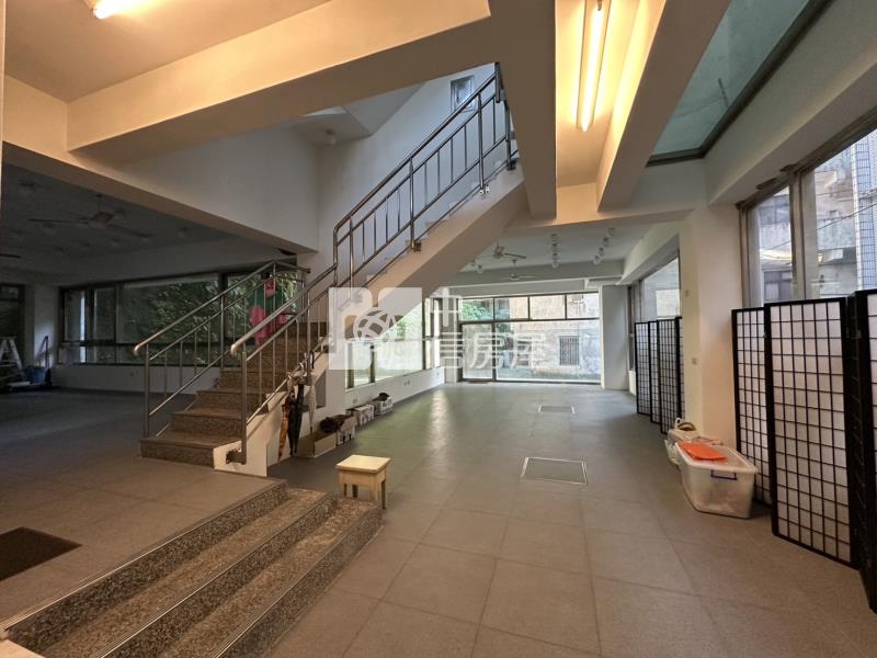 ▲西定路前段珍稀大透天房屋室內格局與周邊環境