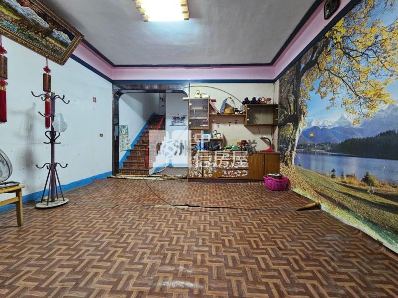 新富火車站旁透天房屋室內格局與周邊環境