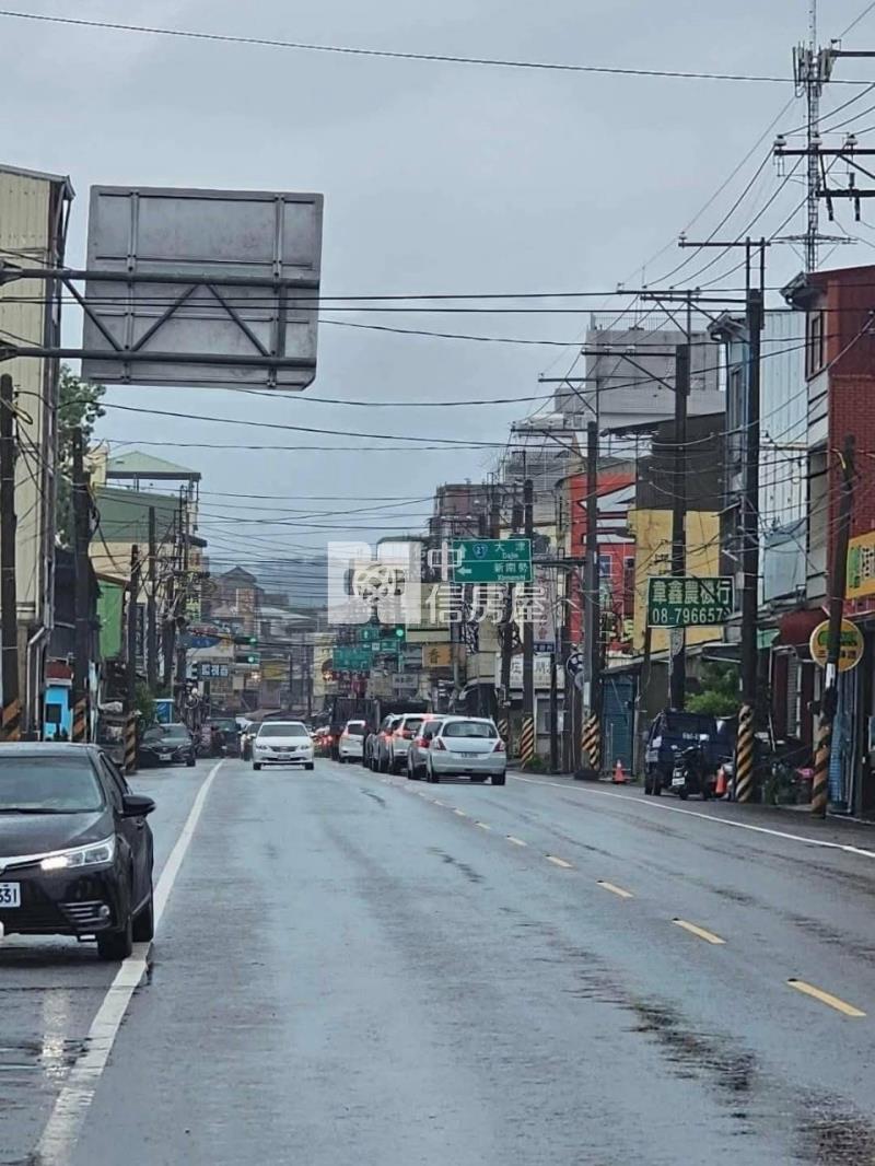 高樹國中旁都計內美農地A房屋室內格局與周邊環境