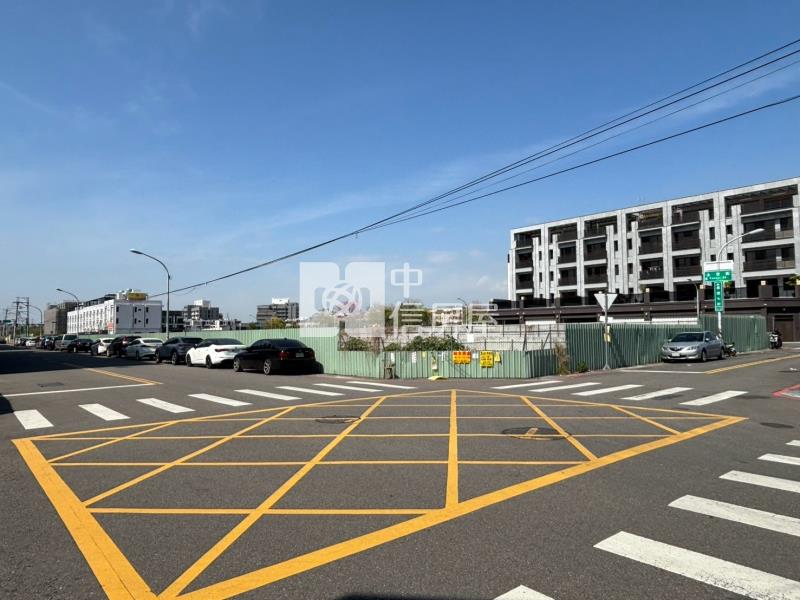 長億高中旁雙臨路方正大面寬角地房屋室內格局與周邊環境