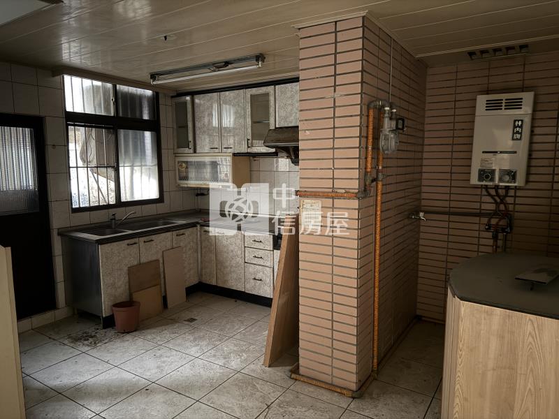 龍岡城稀有雙店面房屋室內格局與周邊環境