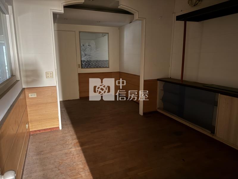 龍岡城稀有雙店面房屋室內格局與周邊環境