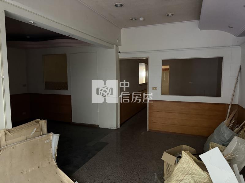 龍岡城稀有雙店面房屋室內格局與周邊環境