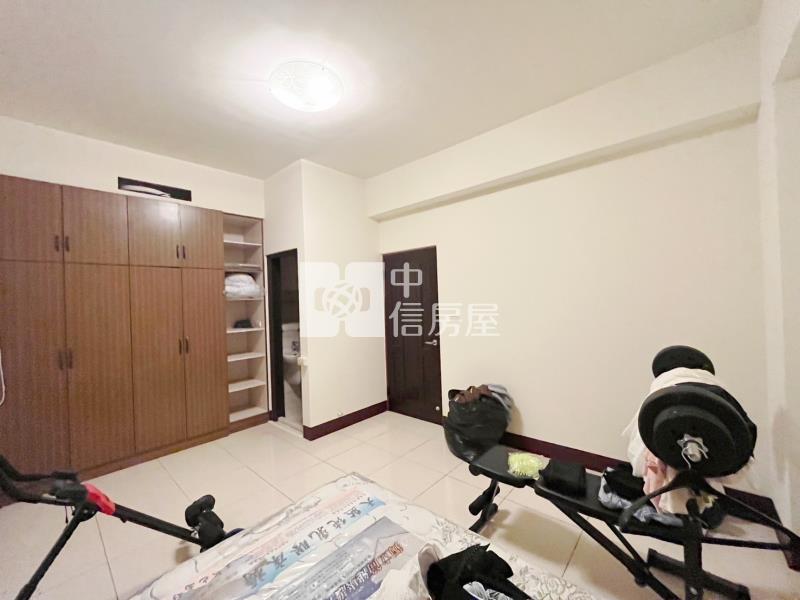 新社莊園旁輕屋齡雙車別墅房屋室內格局與周邊環境