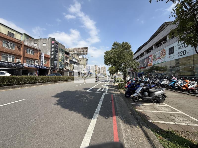 中壢戶政一樓金店面房屋室內格局與周邊環境