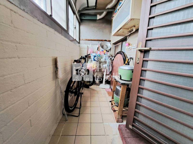 央大前院停車美別墅房屋室內格局與周邊環境