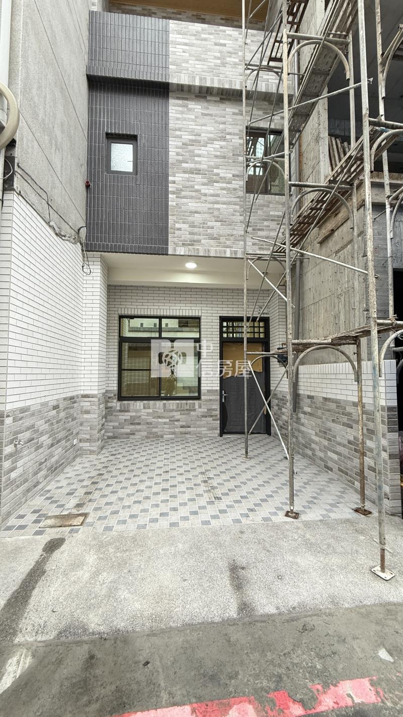 屏東市總圖整新車庫透天房屋室內格局與周邊環境