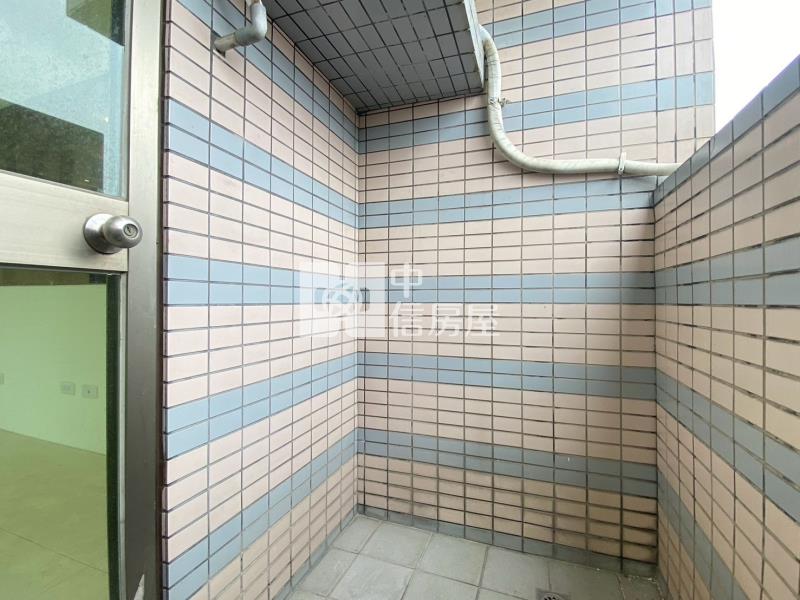 低總價文心崇德高樓三面採光無限視野二房房屋室內格局與周邊環境