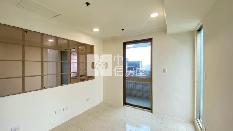 低總價文心崇德高樓三面採光無限視野二房房屋室內格局與周邊環境