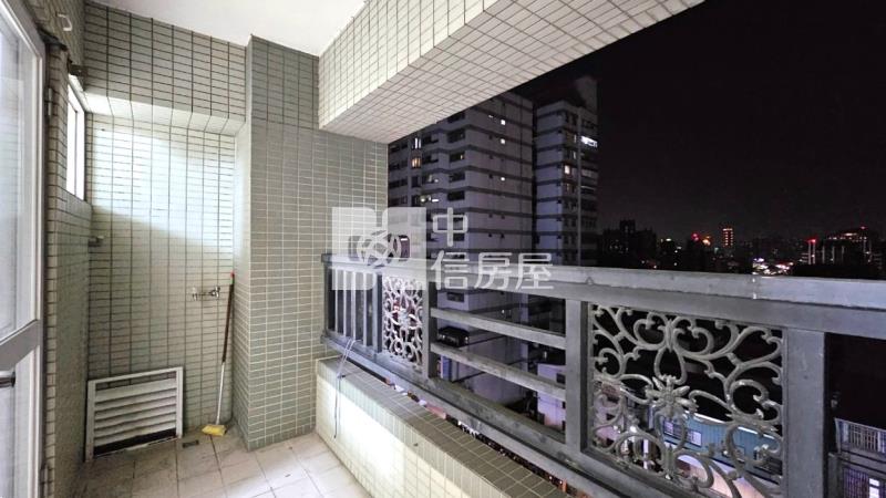 水湳經貿角間視野無限大四房B1平車(專)房屋室內格局與周邊環境