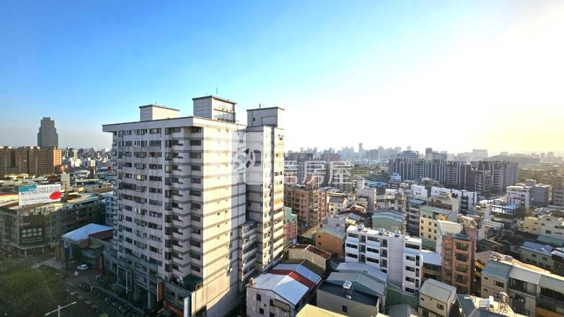 水湳經貿角間視野無限大四房B1平車(專)房屋室內格局與周邊環境