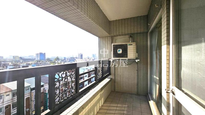 水湳經貿角間視野無限大四房B1平車(專)房屋室內格局與周邊環境