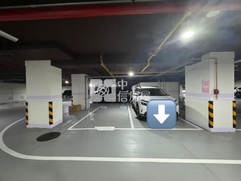 6年屋小豪宅精美三房附大露台平車房屋室內格局與周邊環境