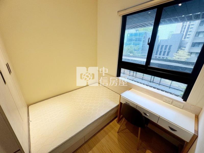 6年屋小豪宅精美三房附大露台平車房屋室內格局與周邊環境