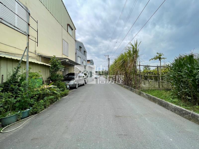安定交流道都內方正美農地二房屋室內格局與周邊環境