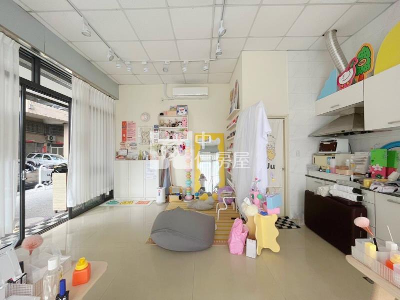 大里軟體園區震後三角窗低總價黃金店面房屋室內格局與周邊環境